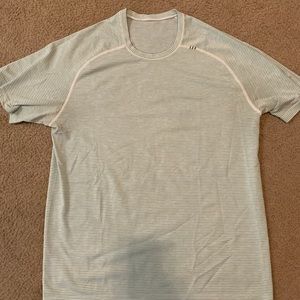 Lululemon Men’s Shirt -Size Large- Great Condition